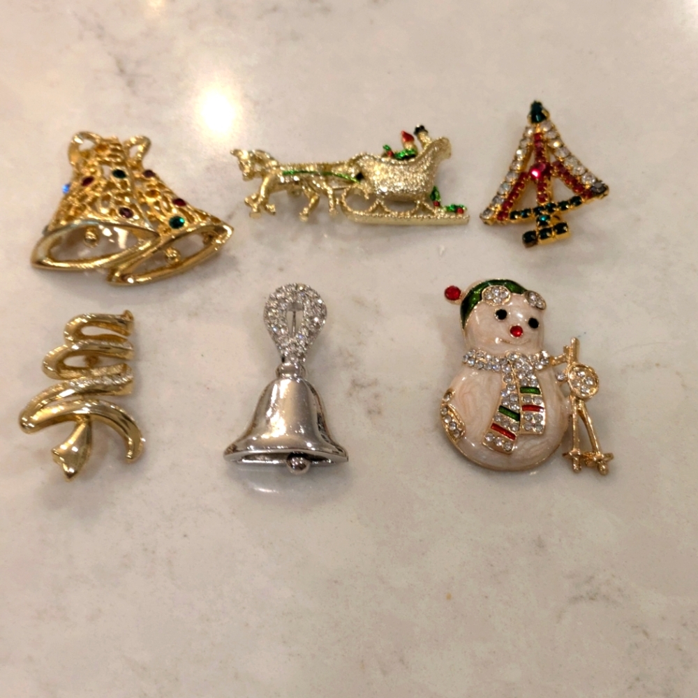 Christmas Brooches Unmarked